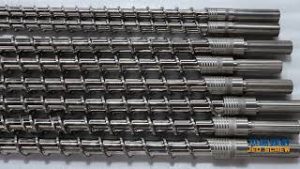 Extruder single screw, common structure and barrier structure